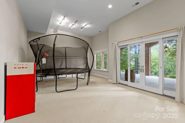 a view of an entryway with a livingroom