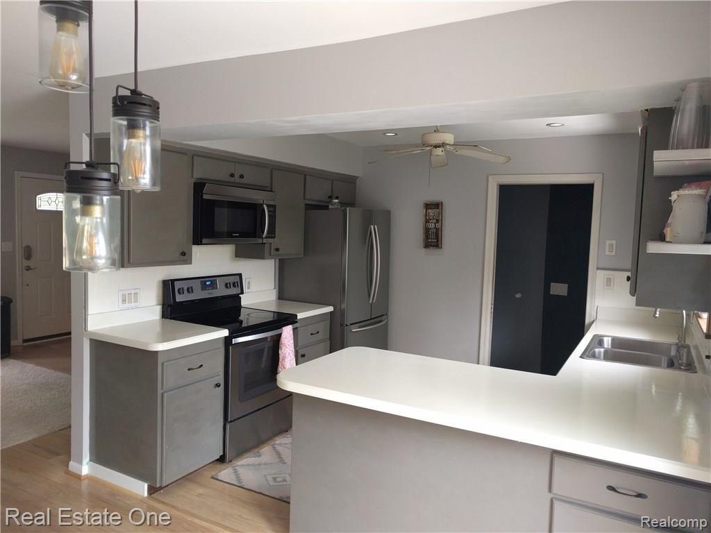 6555 Brighton Road Brighton, MI 48116 - Photo 14 of 21 F8E52EFB-48BD-4DA3-A197-815B15B9B631.jpeg