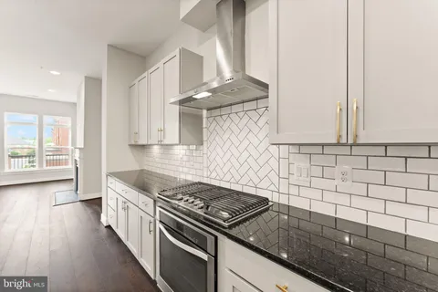 $1,200,000 | 204 Railbender Alley Southeast, Leesburg, VA 20175