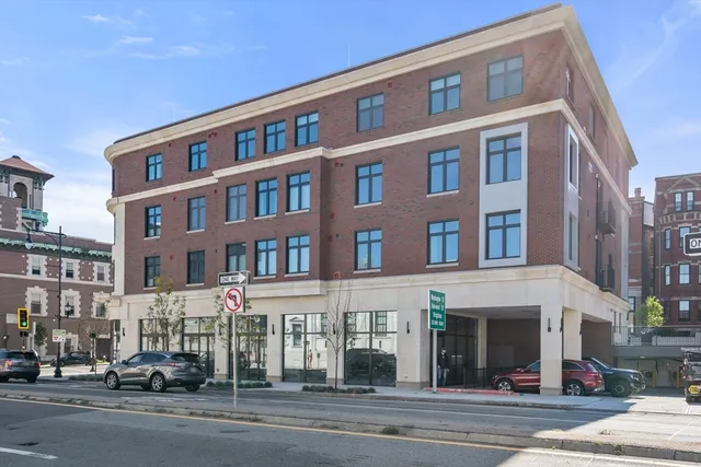 $1,395,000 | 69 Walnut Street, Unit 1, Brookline, MA 02445