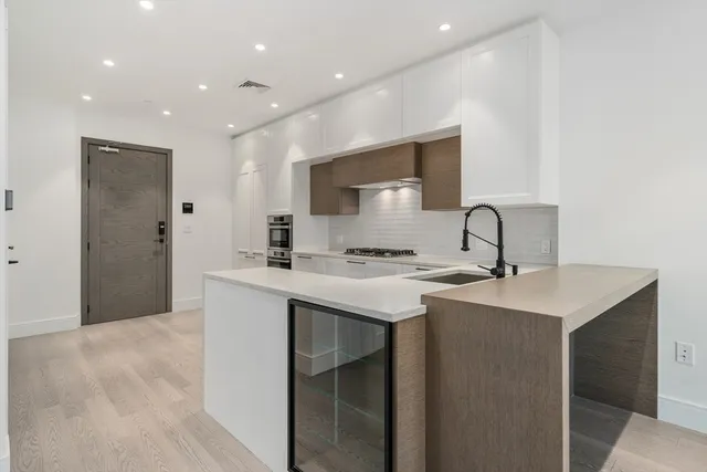 $1,395,000 | 69 Walnut Street, Unit 1, Brookline, MA 02445