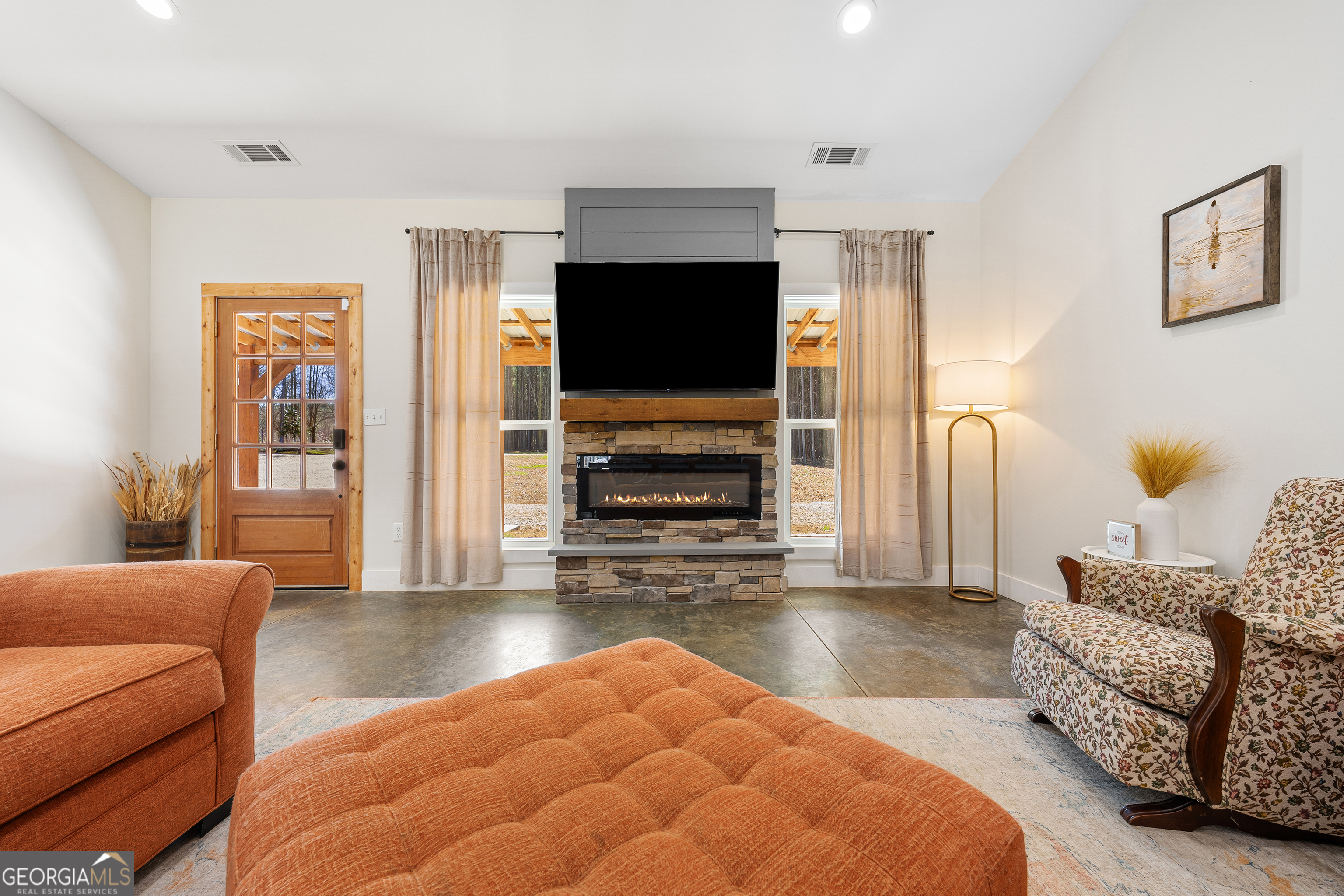 784 Center Of The World Road Canon, GA 30520 - Photo 12 of 56