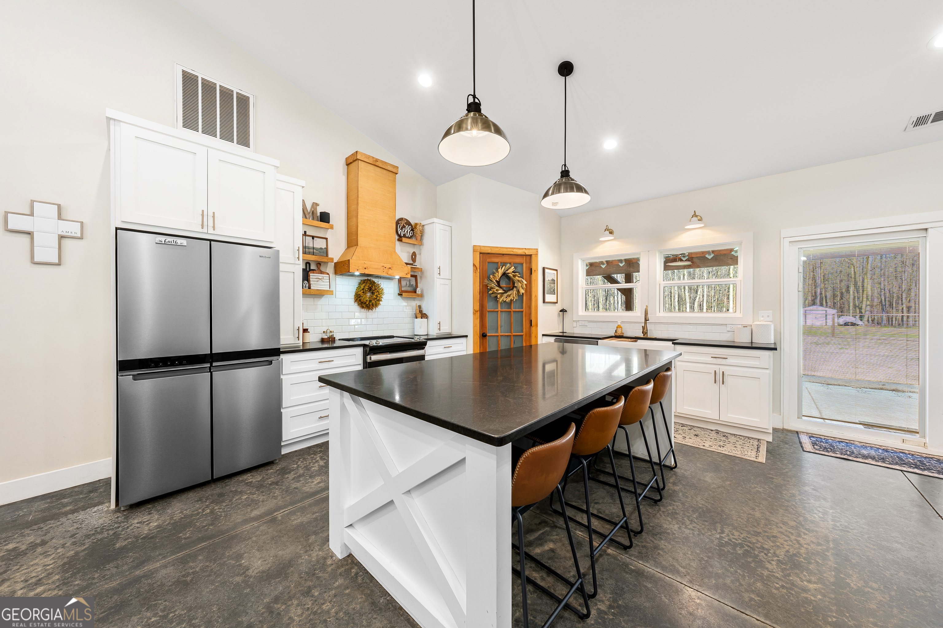 784 Center Of The World Road Canon, GA 30520 - Photo 14 of 56