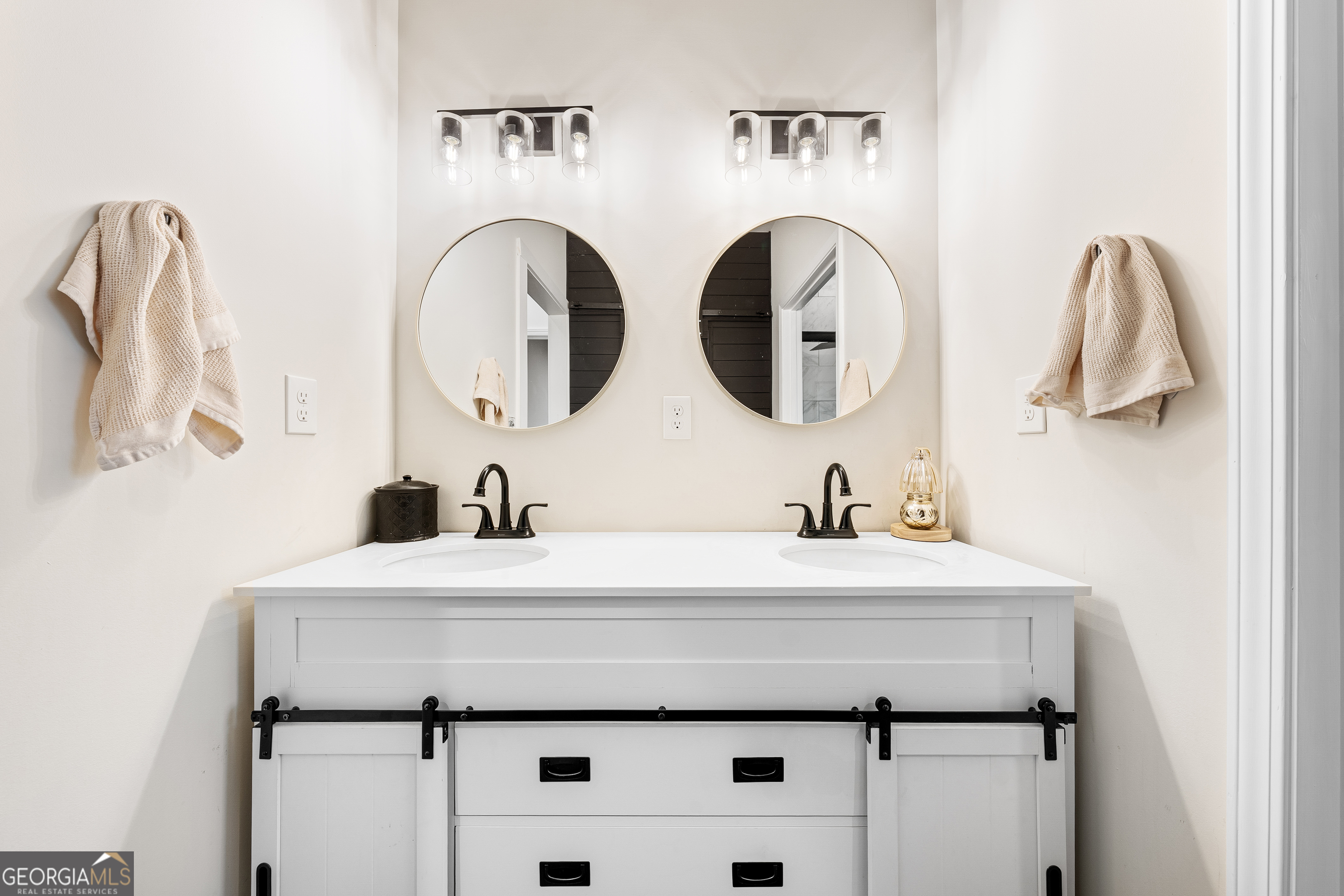 784 Center Of The World Road Canon, GA 30520 - Photo 31 of 56