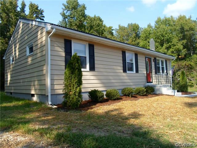 11400 Reedy Branch Road Chesterfield, VA 23838 - Photo 3 of 21 a front view of a house with garden
