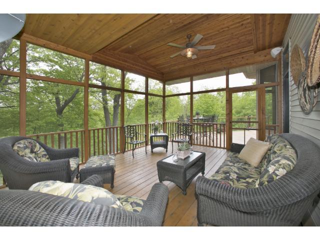 17076 Acorn Ridge Eden Prairie, MN 55347 - Photo 17 of 18 Gallery Image 17