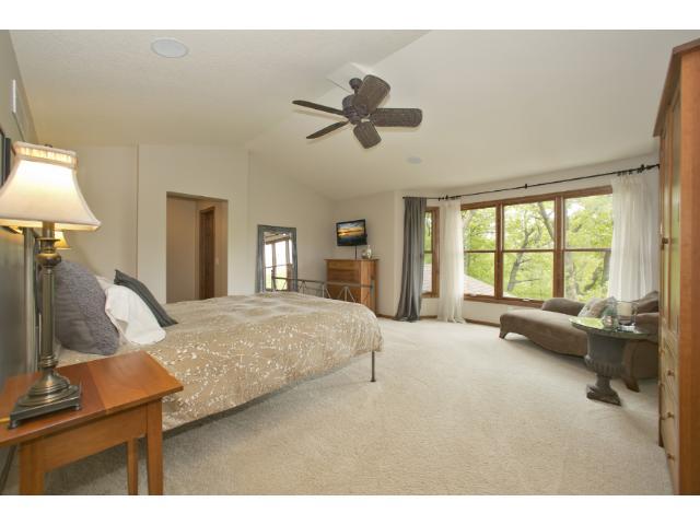 17076 Acorn Ridge Eden Prairie, MN 55347 - Photo 9 of 18 Gallery Image 9