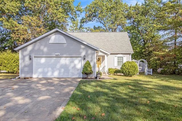 $399,900 | 9070 St Joe River Road, White Pigeon, MI 49099