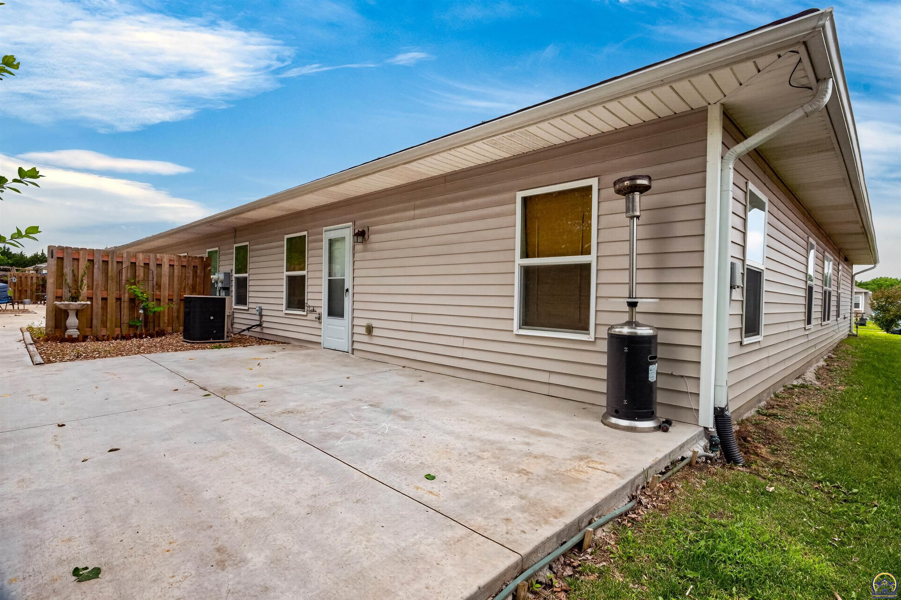 4204 Southwest Shenandoah Road Topeka, KS 66610 - Photo 23 of 24