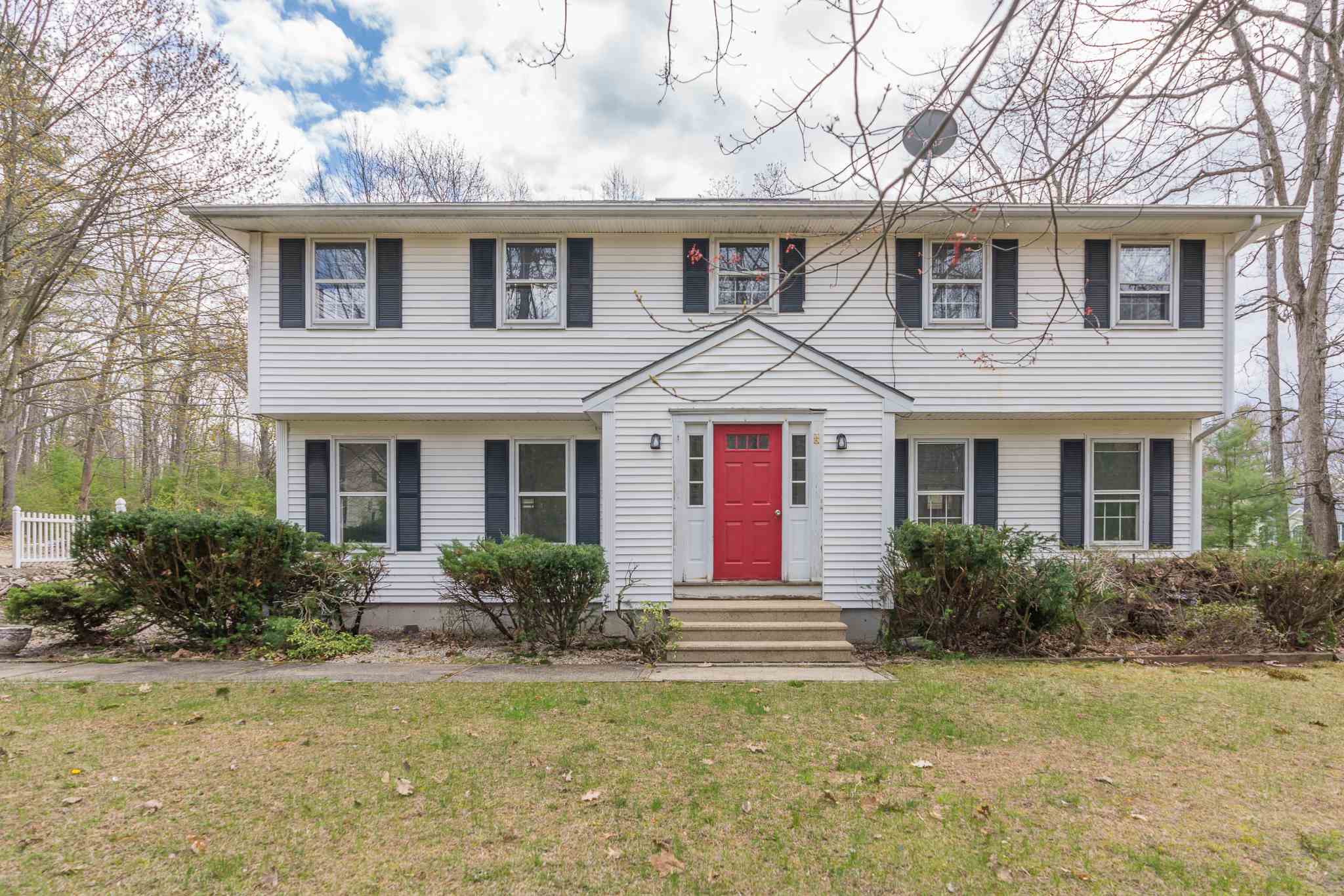 49 Farmer Road Hooksett, NH 03106 - Photo 1 of 40