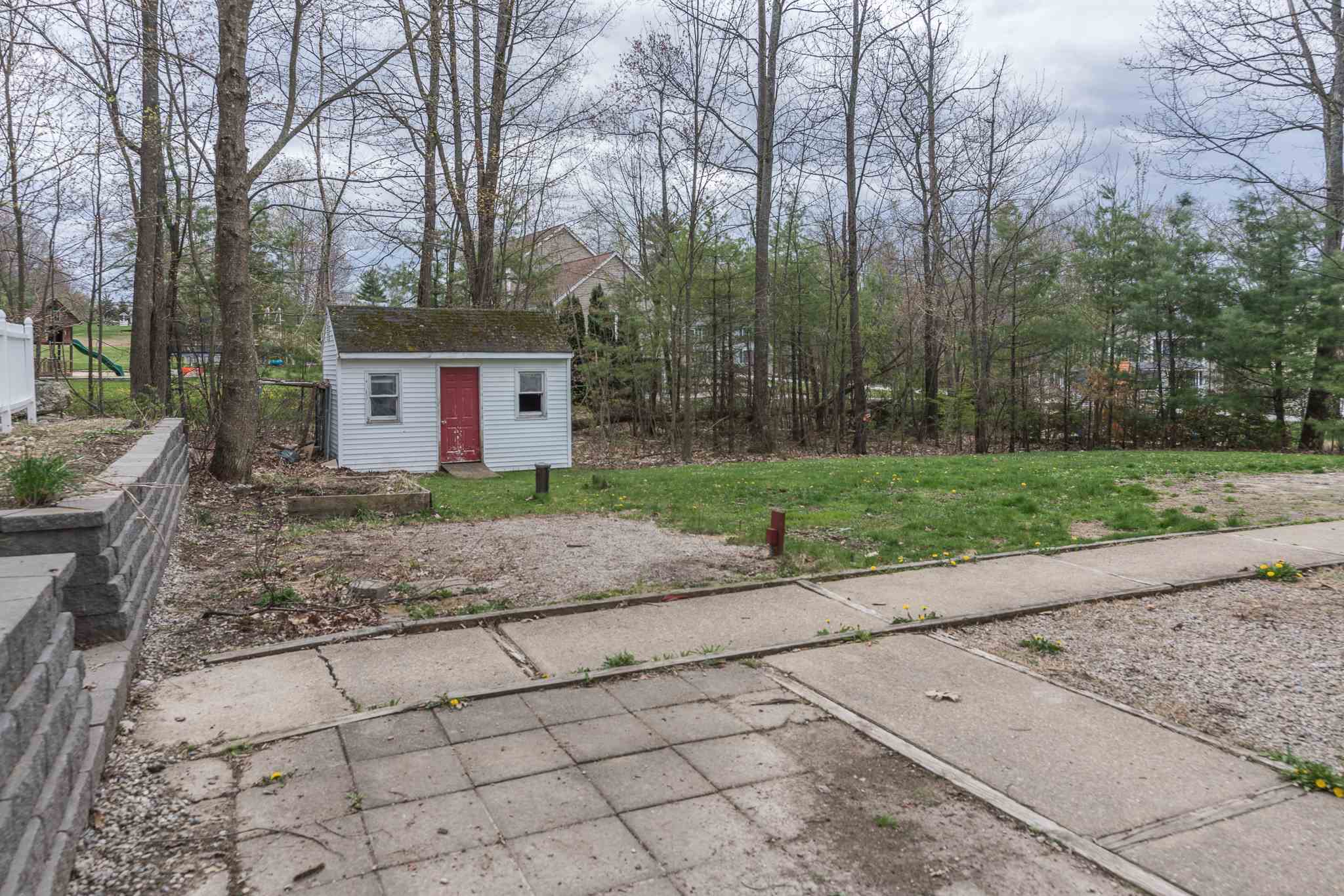 49 Farmer Road Hooksett, NH 03106 - Photo 10 of 40