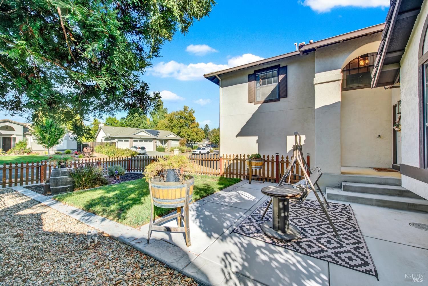 406 Stonecastle Way Vacaville, CA 95687 - Photo 3 of 45