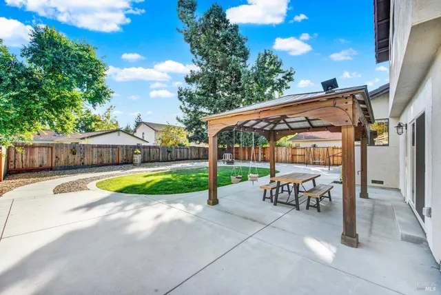 $738,500 | 406 Stonecastle Way, Vacaville, CA 95687