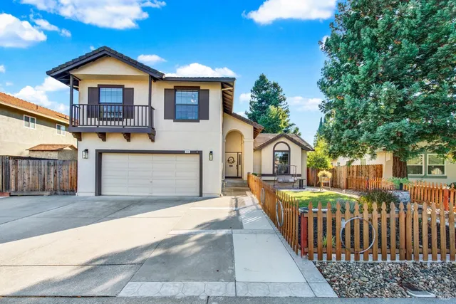 $738,500 | 406 Stonecastle Way, Vacaville, CA 95687