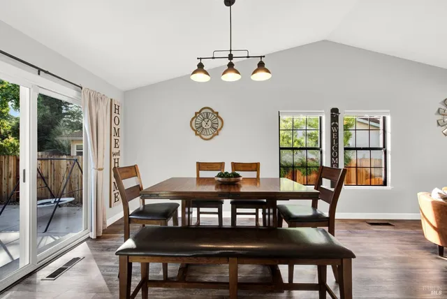 $738,500 | 406 Stonecastle Way, Vacaville, CA 95687