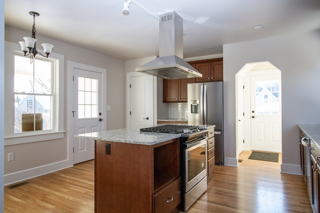 32 North Prospect Street, Unit 1 Amherst, MA 01002 - Photo 14 of 37 Gallery Image 14