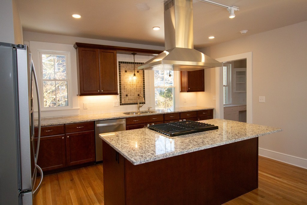 32 North Prospect Street, Unit 1 Amherst, MA 01002 - Photo 16 of 37 Gallery Image 16