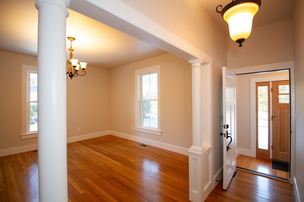 32 North Prospect Street, Unit 1 Amherst, MA 01002 - Photo 3 of 37 Gallery Image 3