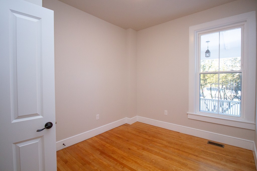 32 North Prospect Street, Unit 1 Amherst, MA 01002 - Photo 31 of 37 Gallery Image 31