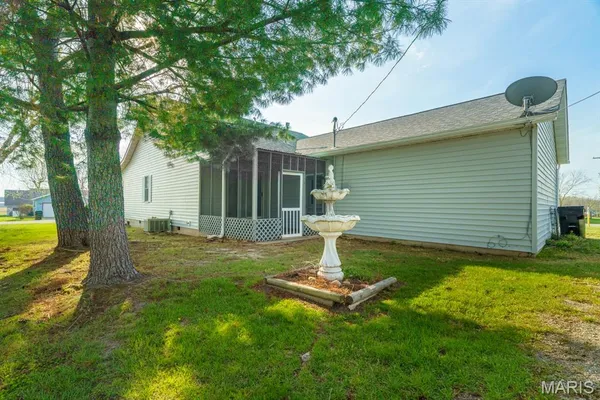 $285,000 | 631 St David Street, St. James, MO 65559