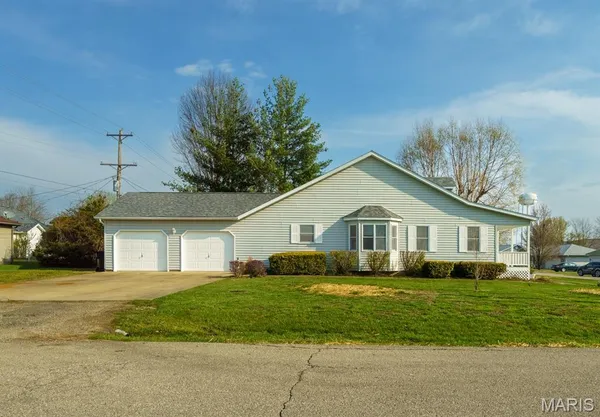 $285,000 | 631 St David Street, St. James, MO 65559