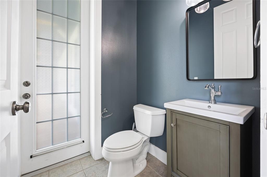 25 Southeast 69th Place Ocala, FL 34480 - Photo 19 of 52 a bathroom with a toilet sink and shower
