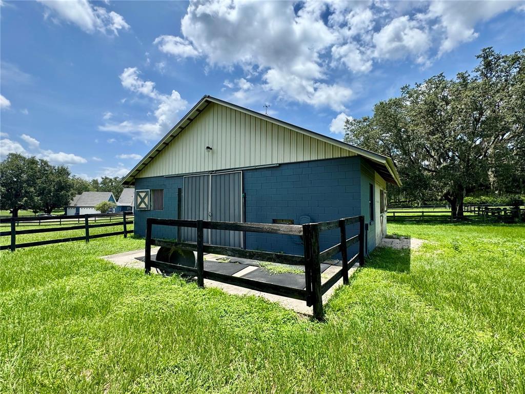 25 Southeast 69th Place Ocala, FL 34480 - Photo 49 of 52 a view of backyard with a garden and entertaining space