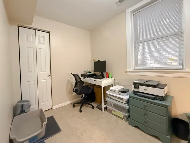 $1,800 | 3441 North Oakley Avenue, Unit G, Chicago, IL 60618