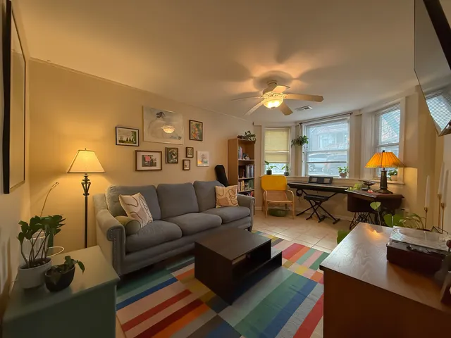 $1,800 | 3441 North Oakley Avenue, Unit G, Chicago, IL 60618