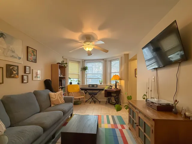 $1,800 | 3441 North Oakley Avenue, Unit G, Chicago, IL 60618