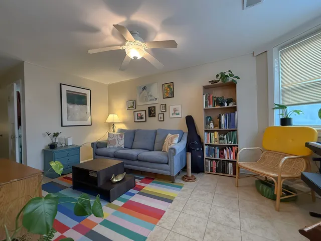 $1,800 | 3441 North Oakley Avenue, Unit G, Chicago, IL 60618