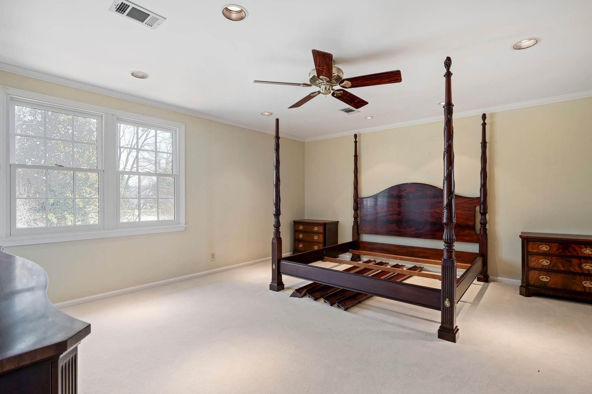 6375 Chickering Circle Nashville, TN 37215 - Photo 35 of 59 a living room with furniture gym equipment and a window