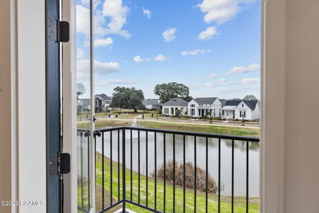 $267,500 | 315 Sandstone Avenue, Unit 205, Scott, LA 70583