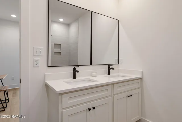 $267,500 | 315 Sandstone Avenue, Unit 205, Scott, LA 70583