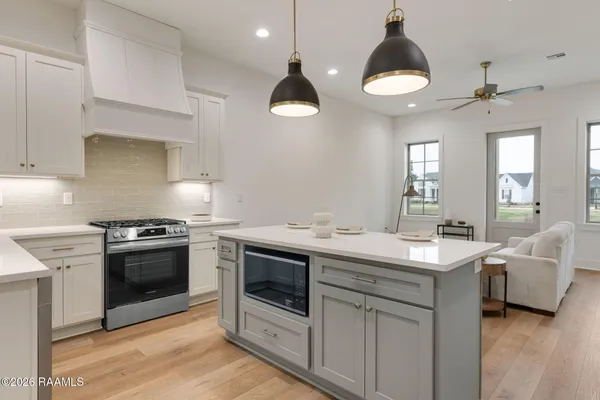 $267,500 | 315 Sandstone Avenue, Unit 205, Scott, LA 70583