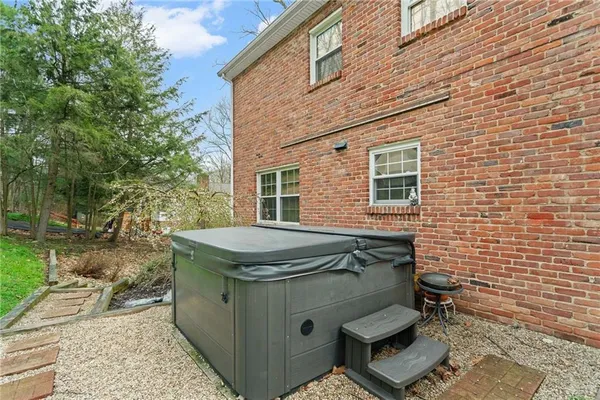 $485,000 | 628 Westland Drive, Gibsonia, PA 15044