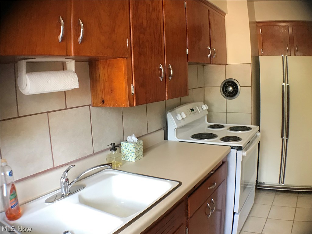 19860 Lorain Road, Unit 6 Cleveland, OH 44126 - Photo 4 of 14