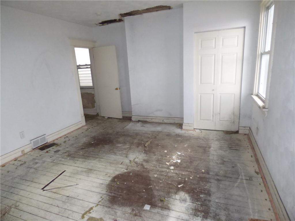 1021 Rue Grande Vue Street Pittsburgh, PA 15220 - Photo 11 of 22