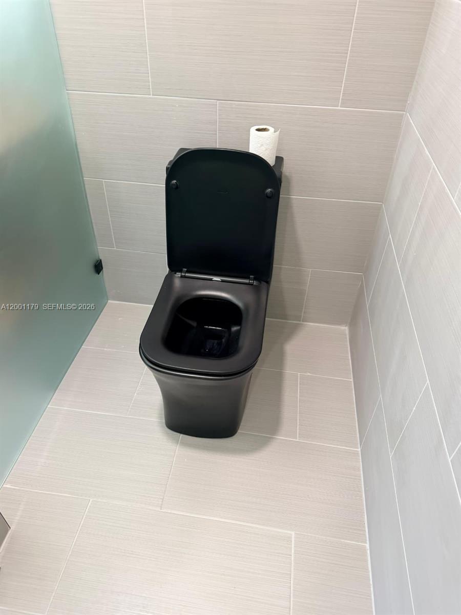 11843 Southwest 79th Terrace Miami, FL 33183 - Photo 14 of 36 Private enclosed toilet master bedroom