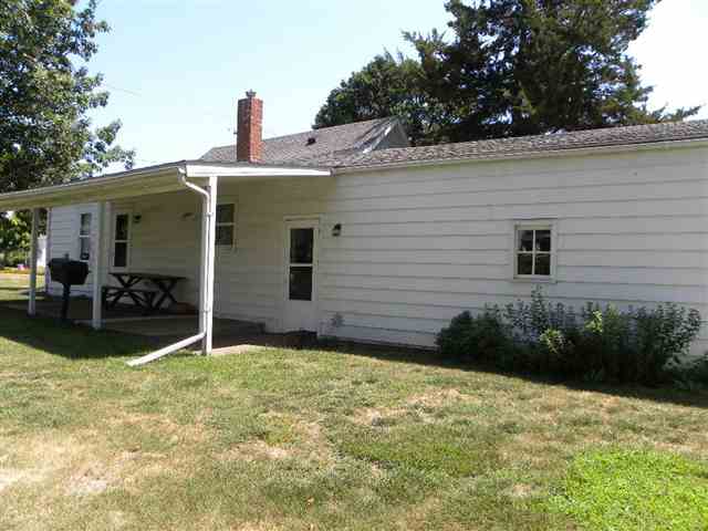 213 Northeast 4th Street Aledo, IL 61231 - Photo 2 of 3