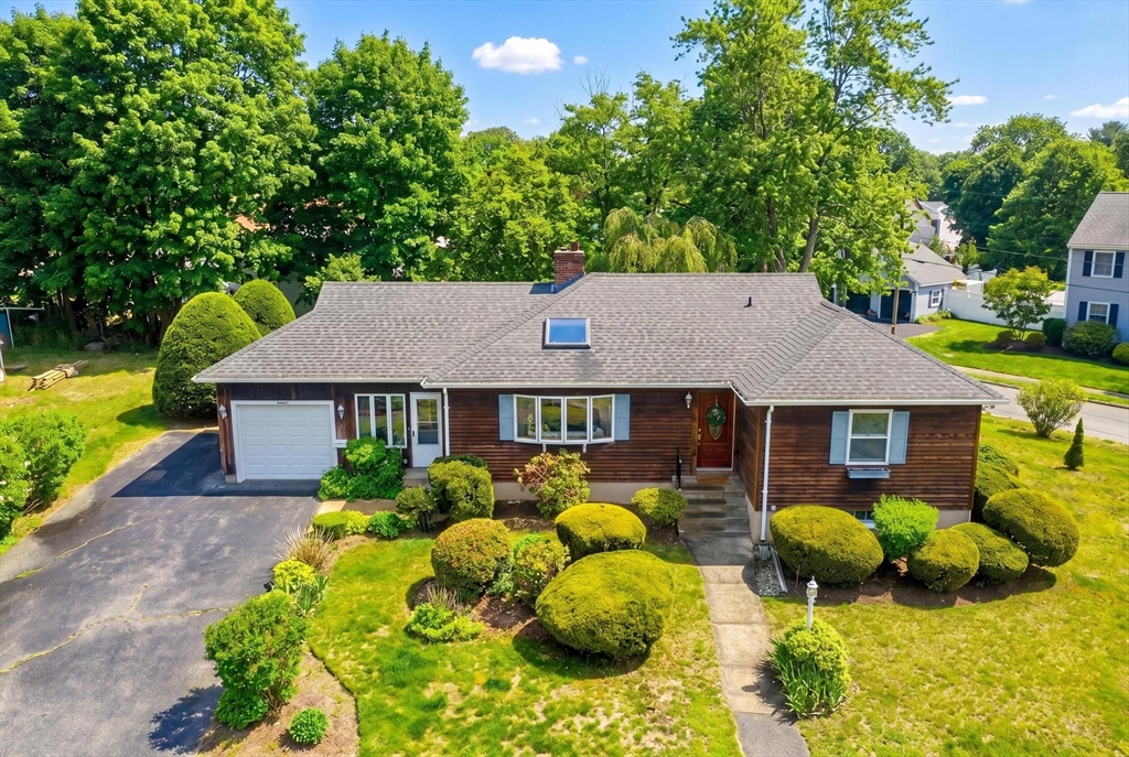 18 Williams Road Lynnfield, MA 01940 - Photo 2 of 40