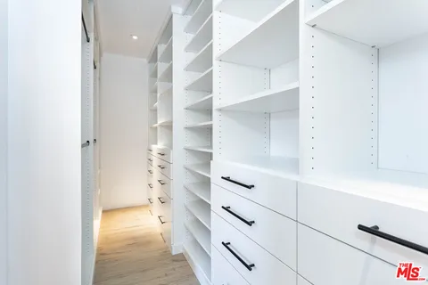 $2,499,999 | 2914 Castle Heights Avenue, Los Angeles, CA 90034