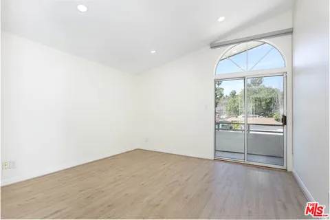 $2,499,999 | 2914 Castle Heights Avenue, Los Angeles, CA 90034