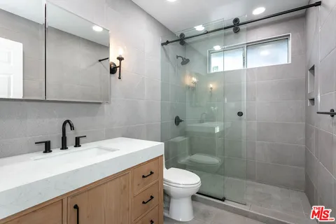 $2,499,999 | 2914 Castle Heights Avenue, Los Angeles, CA 90034