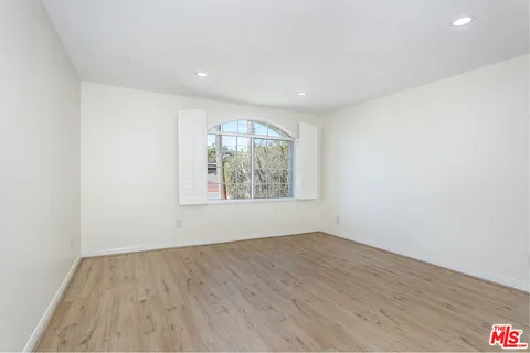 $2,499,999 | 2914 Castle Heights Avenue, Los Angeles, CA 90034