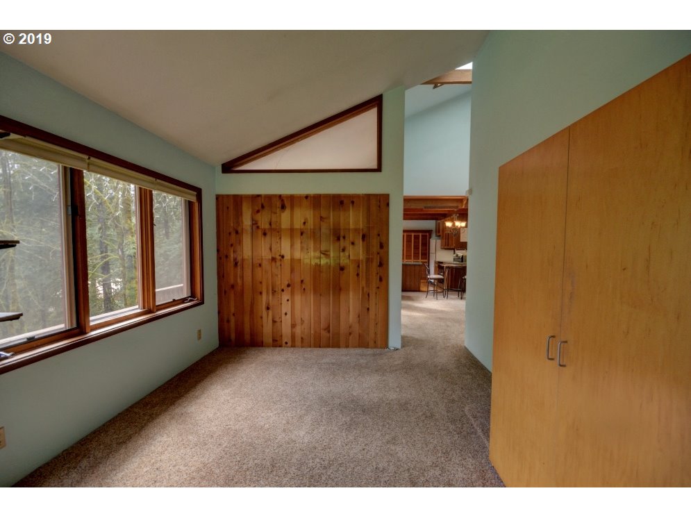 65333 East Barlow Trail Road Rhododendron, OR 97049 - Photo 17 of 31 a view of a interior in the house
