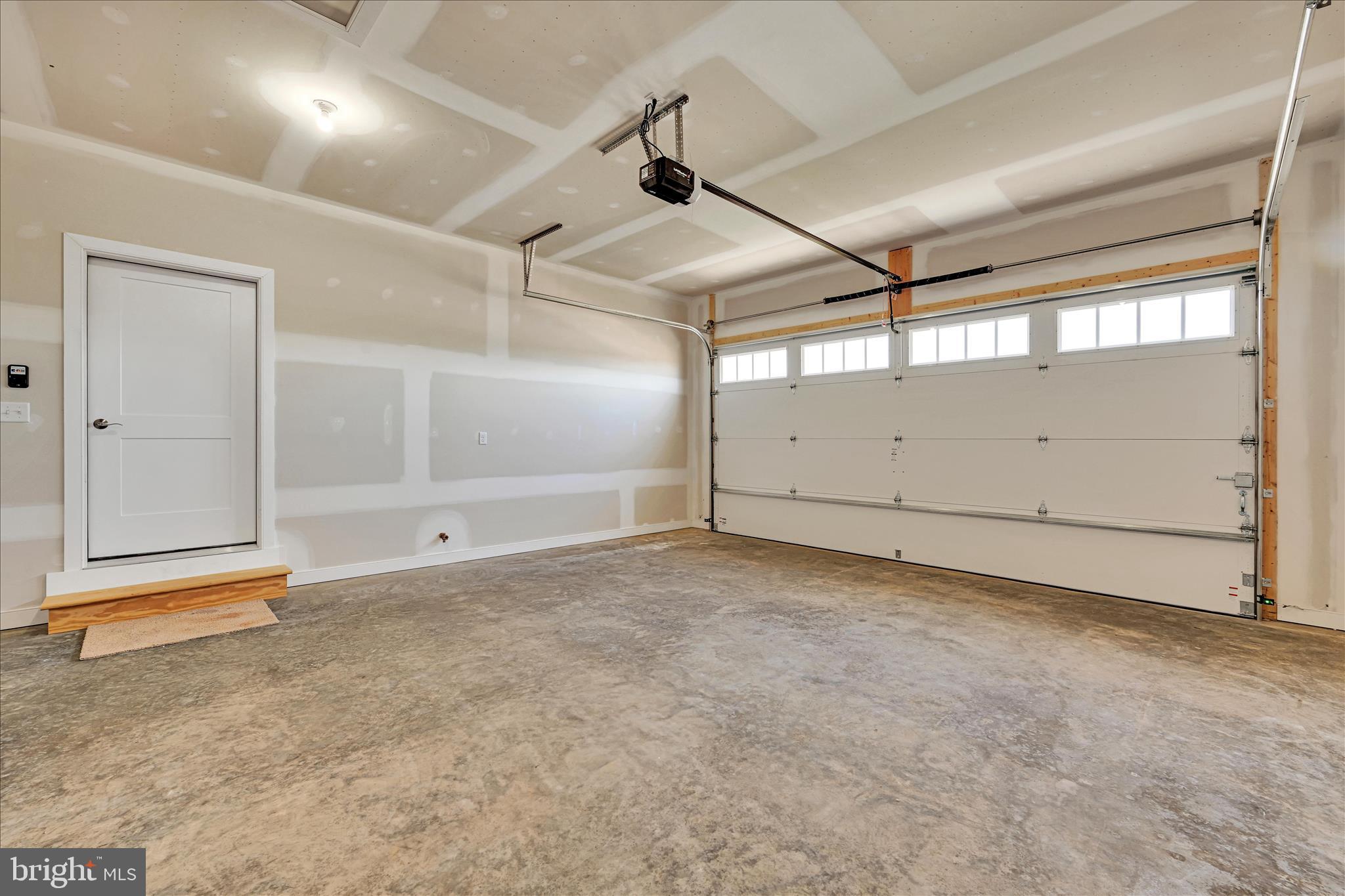 309 Ridgefield Drive Elizabethtown, PA 17022 - Photo 27 of 34 Garage