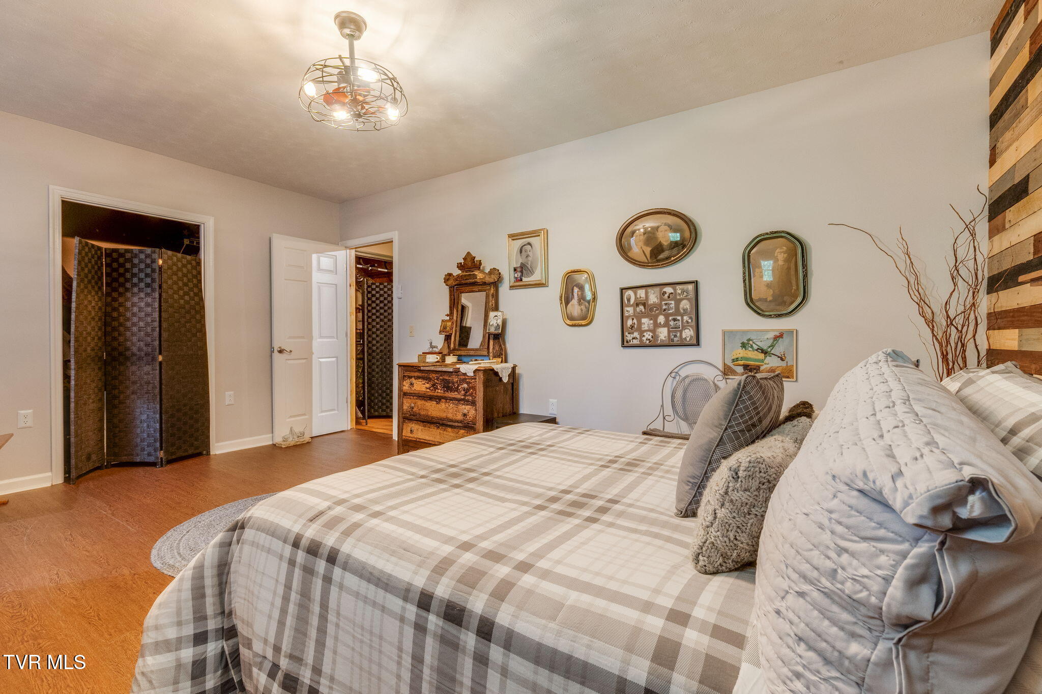 109 Cherokee Circle Erwin, TN 37650 - Photo 24 of 35 022