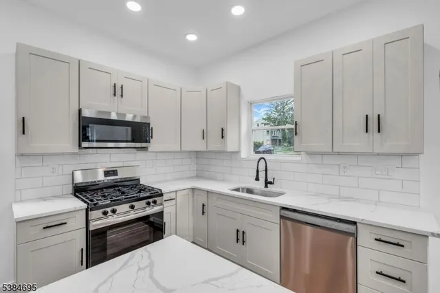 $370,000 | 302 Bellevue Avenue, Trenton, NJ 08618