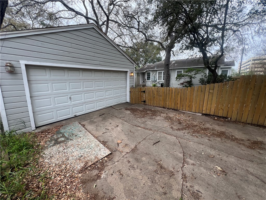 701 Anderson Street Corpus Christi, TX 78411 - Photo 10 of 10 a view of backyard of house